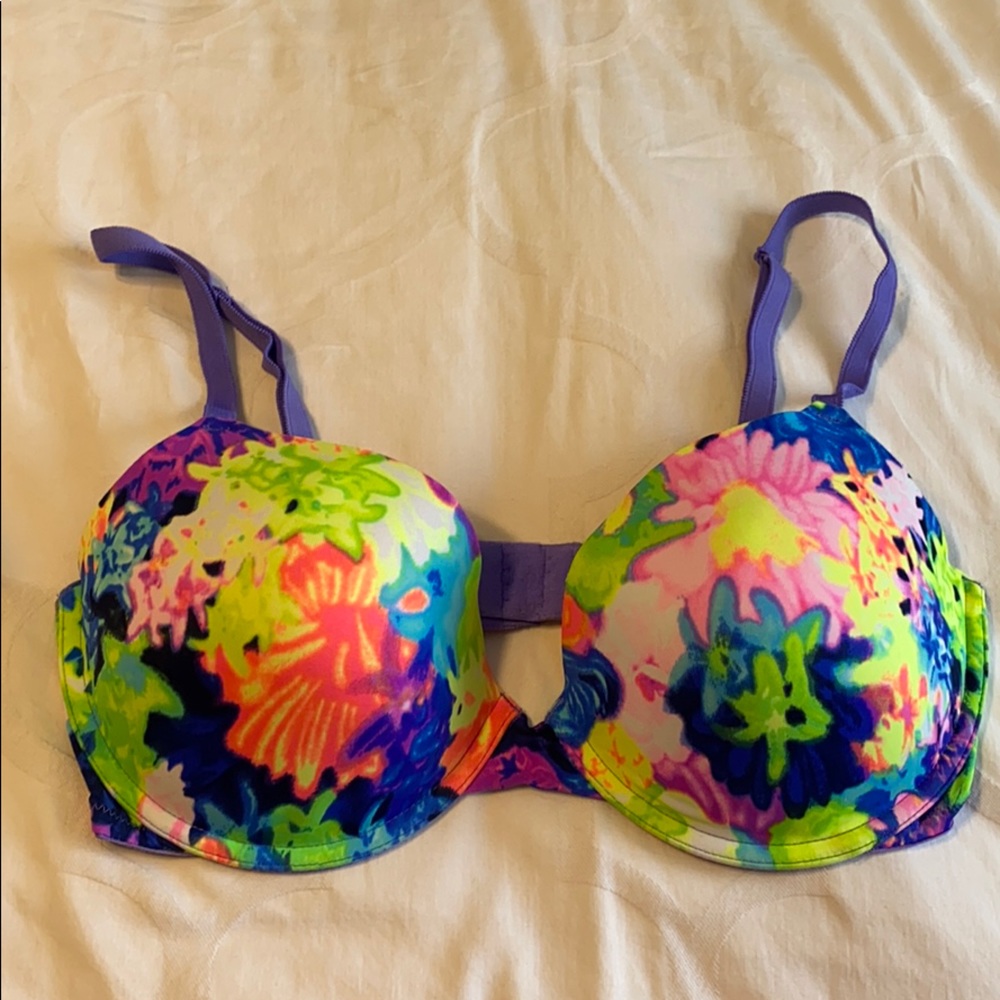 Victoria’s Secret PINK bra